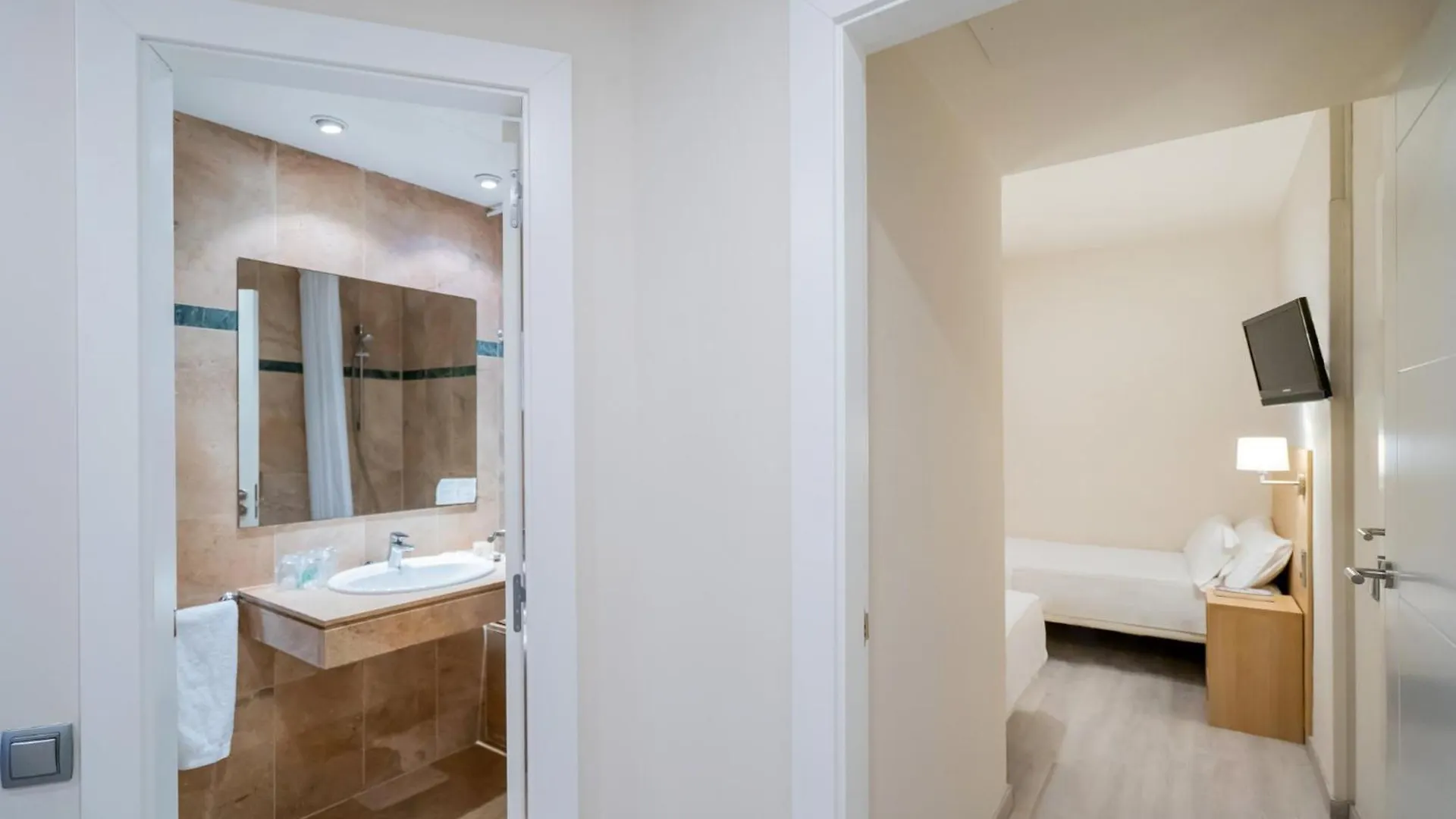 Hotel Glories Barcelona 3*,