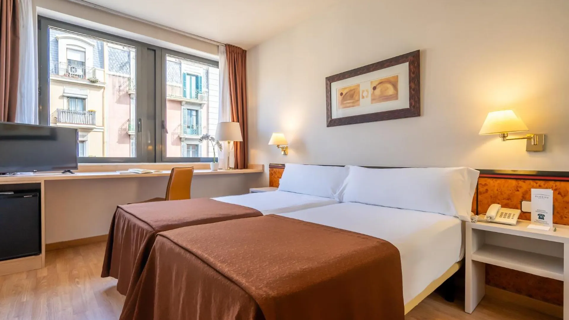 Hotel Glories contacts