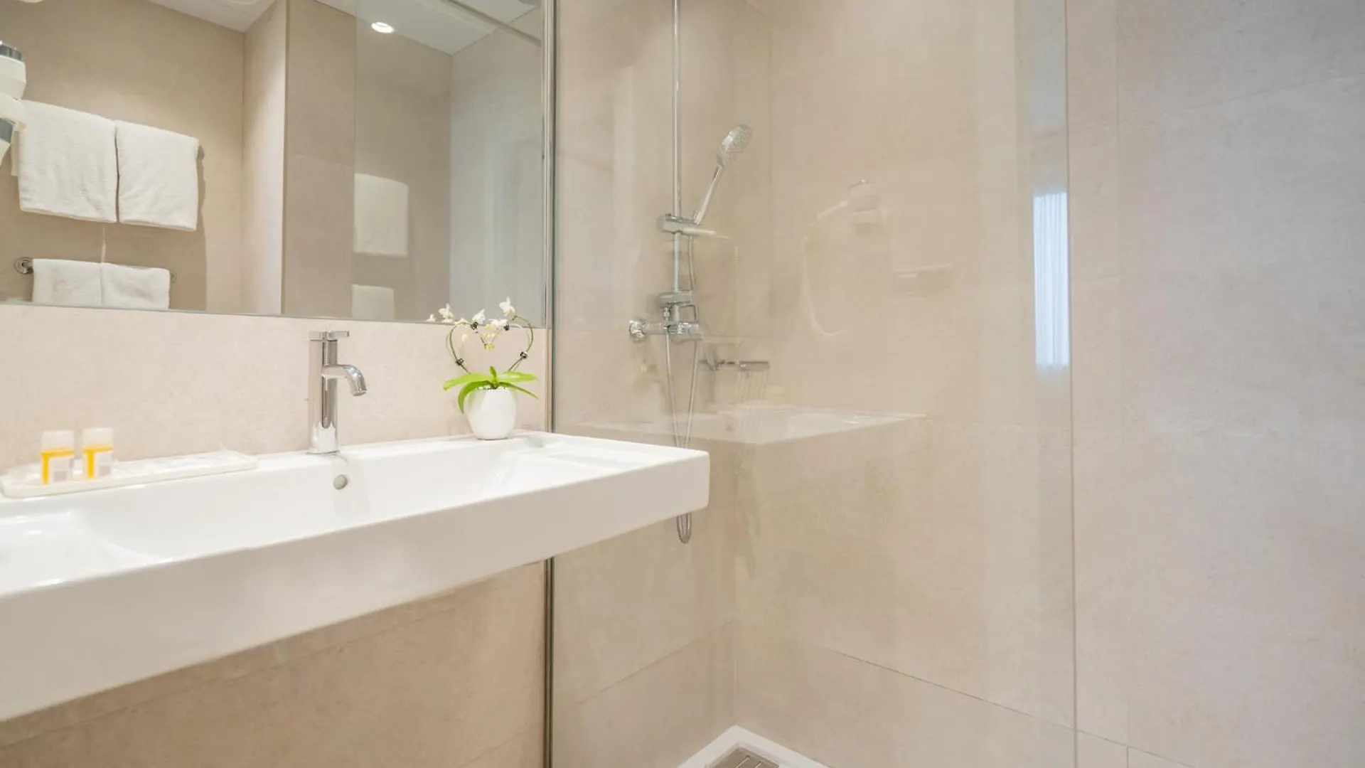 ***  Hotel Glories Barcelona Spain