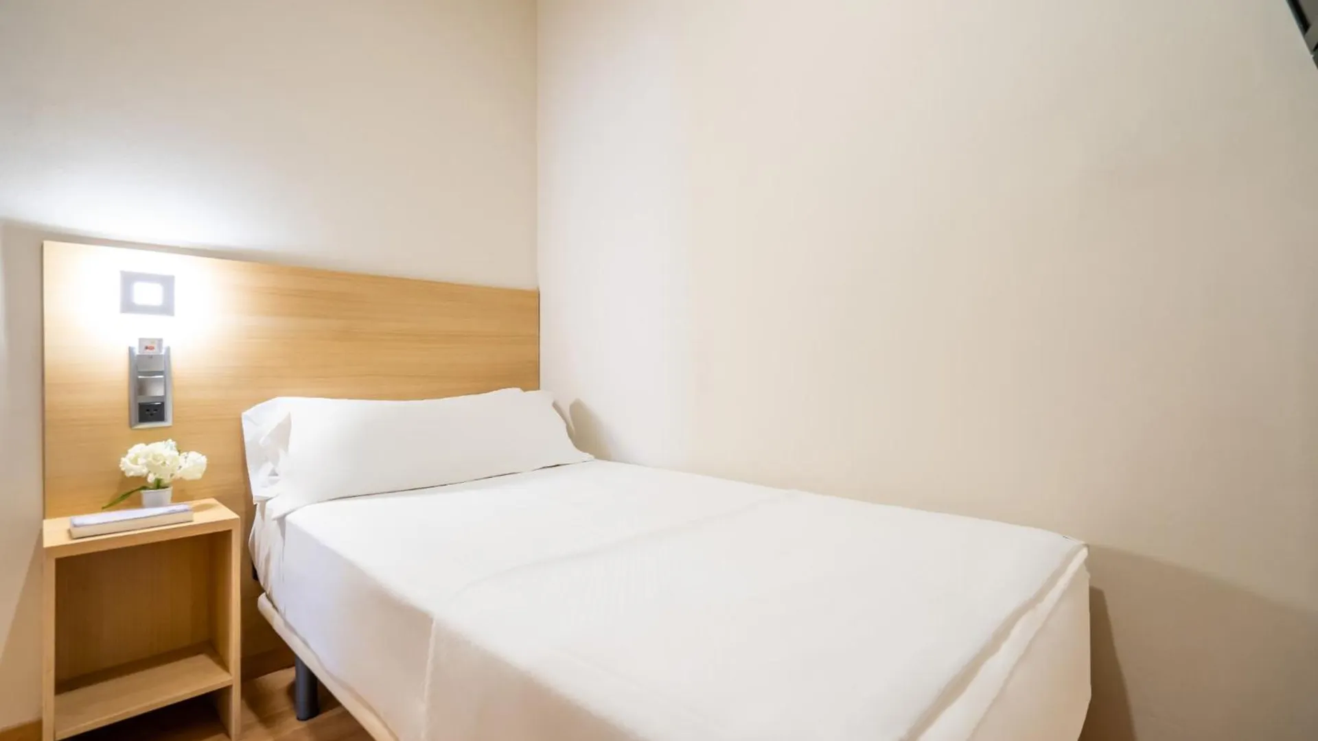 Hotel Glories Barcelona 3*,